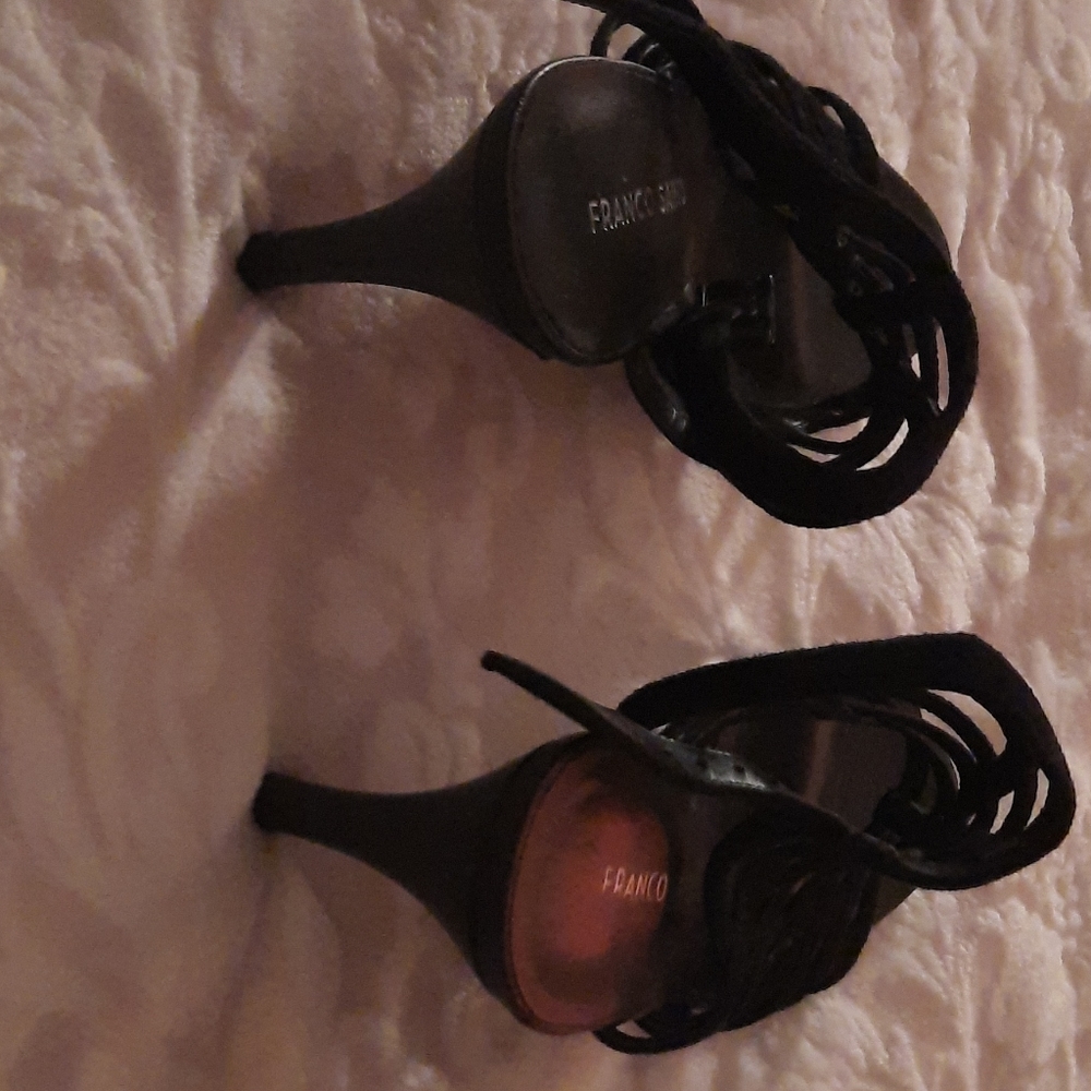 Shoes - Picture 3 of 4